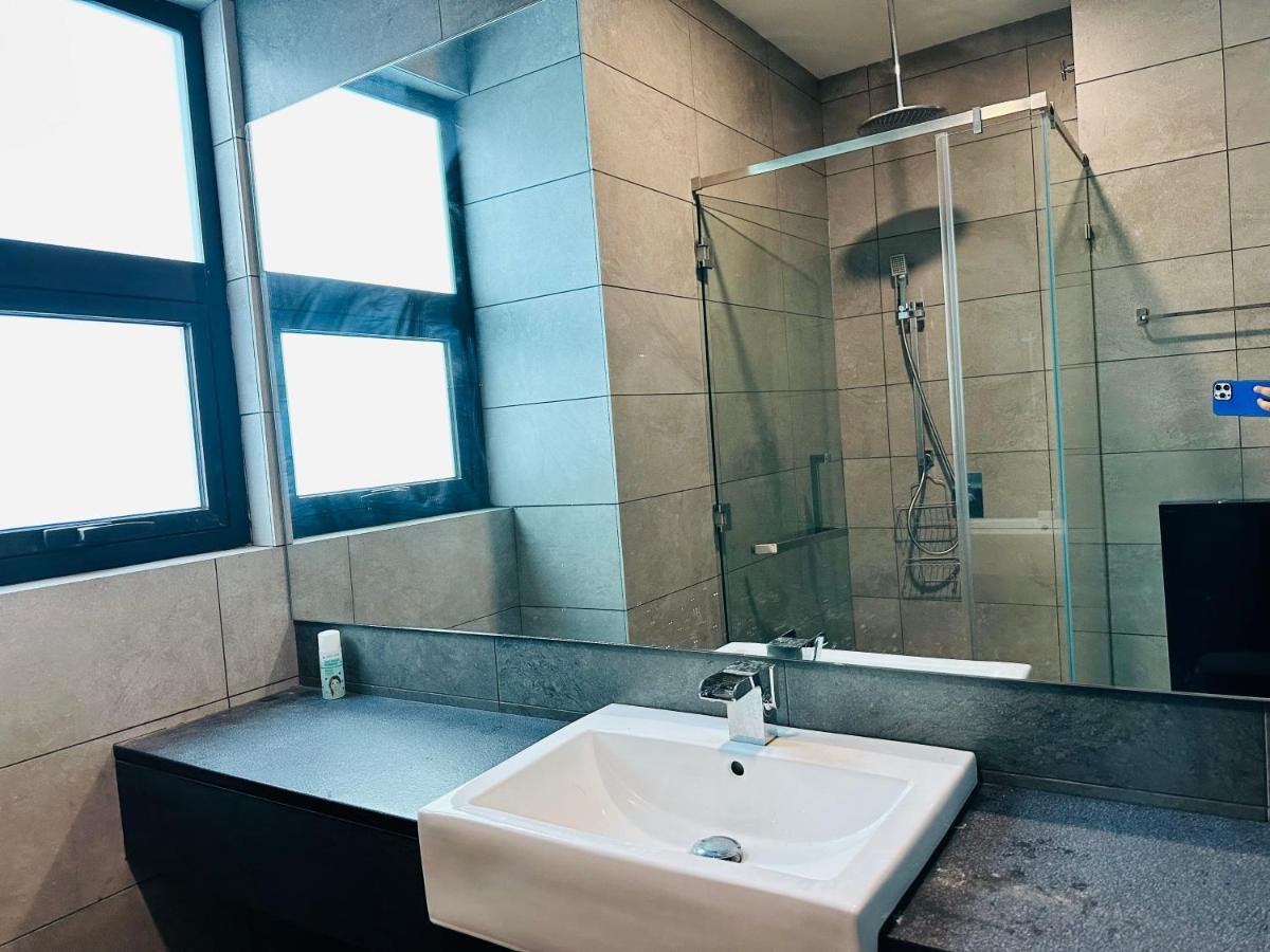 Grand Millennium Suite At Opus Residence Куала Лумпур Екстериор снимка